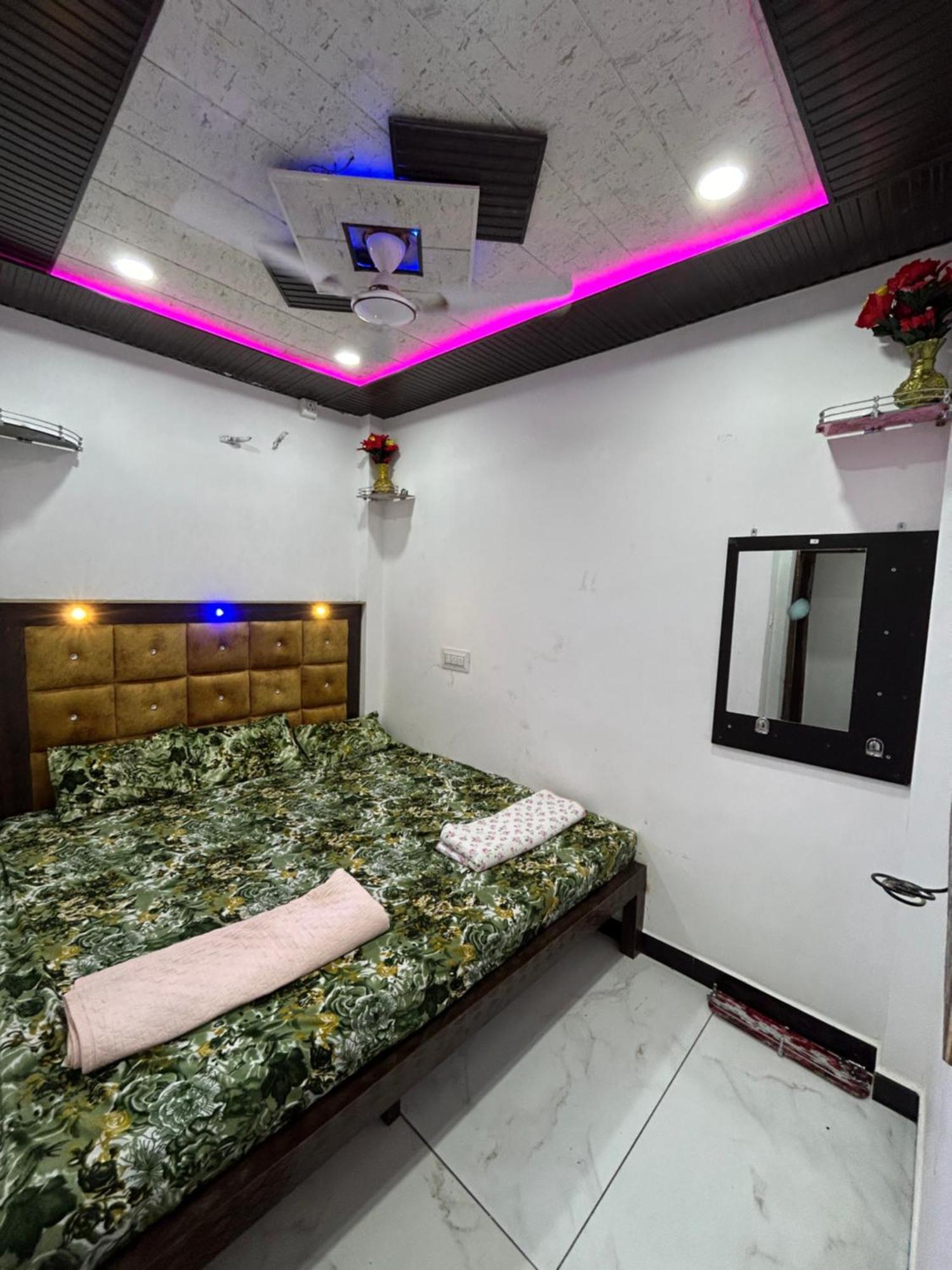 Bombay Hotel Удджайн Экстерьер фото