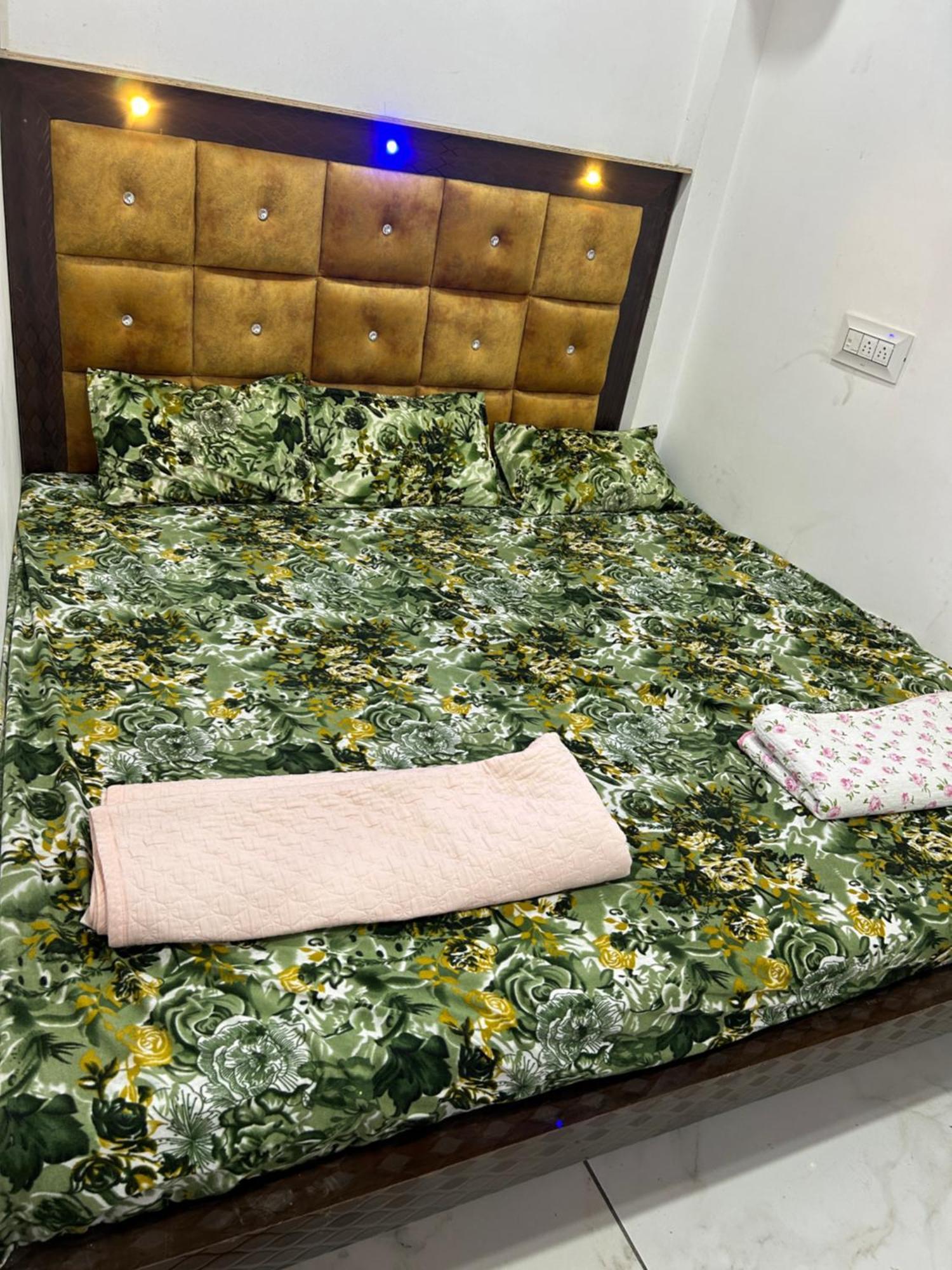 Bombay Hotel Удджайн Экстерьер фото